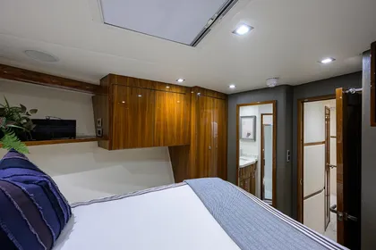 Viking 72 Bacchus - Interior VIP Stateroom