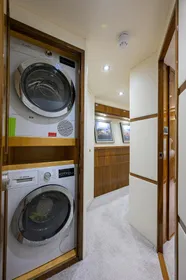 Viking 72 Bacchus - Interior Laundry