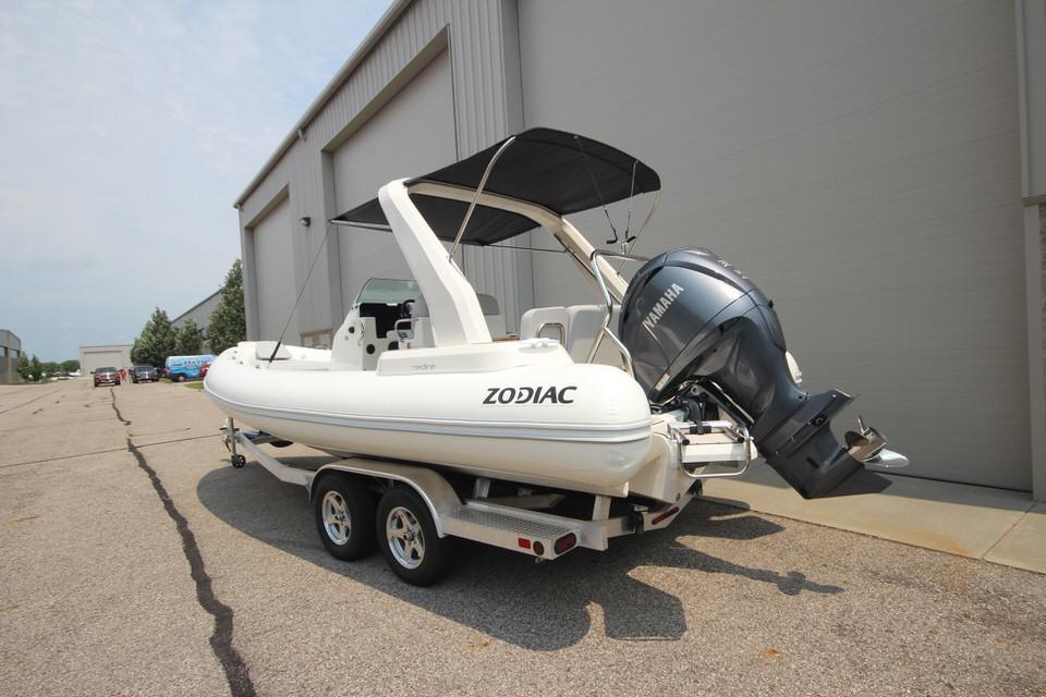 2024 Zodiac Medline 7.5 NEO 300hp In Stock