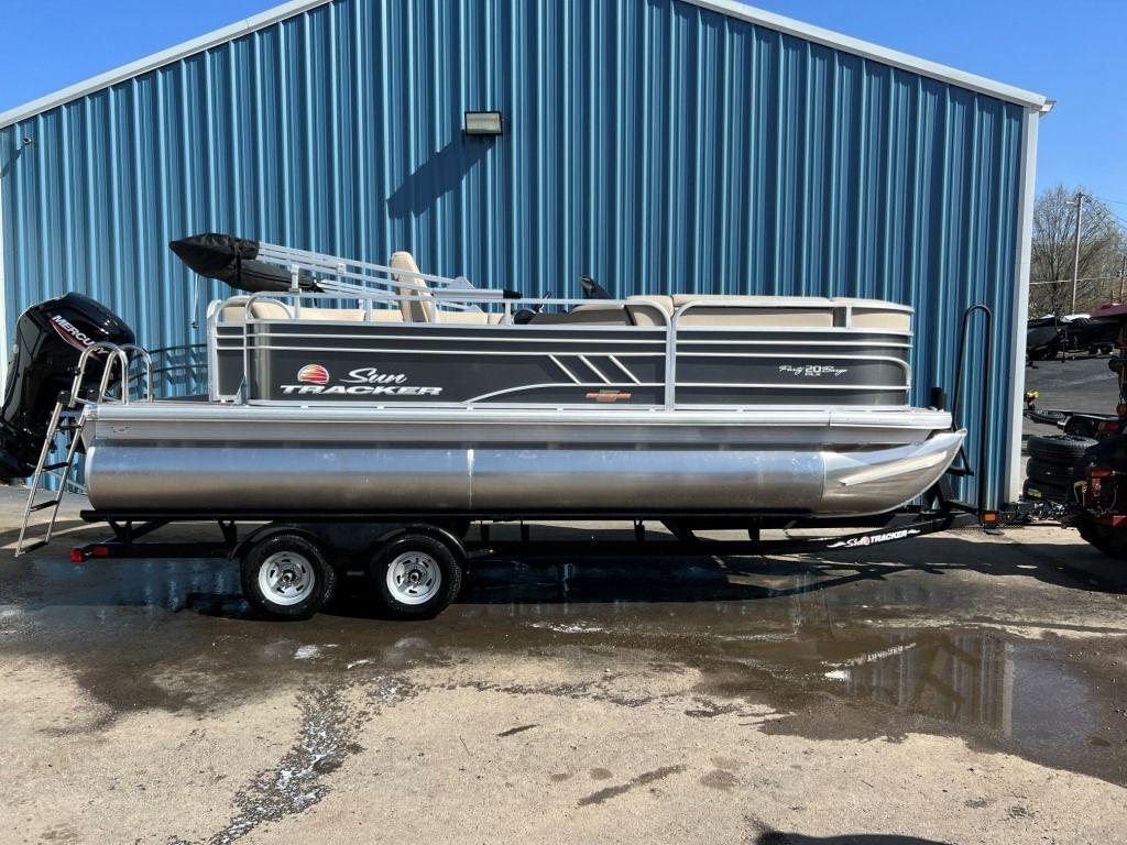 New 2023 Sun Tracker Party Barge 20 DLX, 37187 White Bluff - Boat Trader