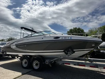 2013 Rinker 246 Captiva Cuddy