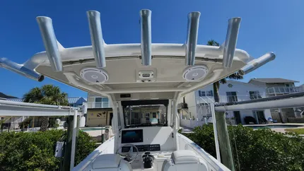 2016 Everglades 295 Center Console