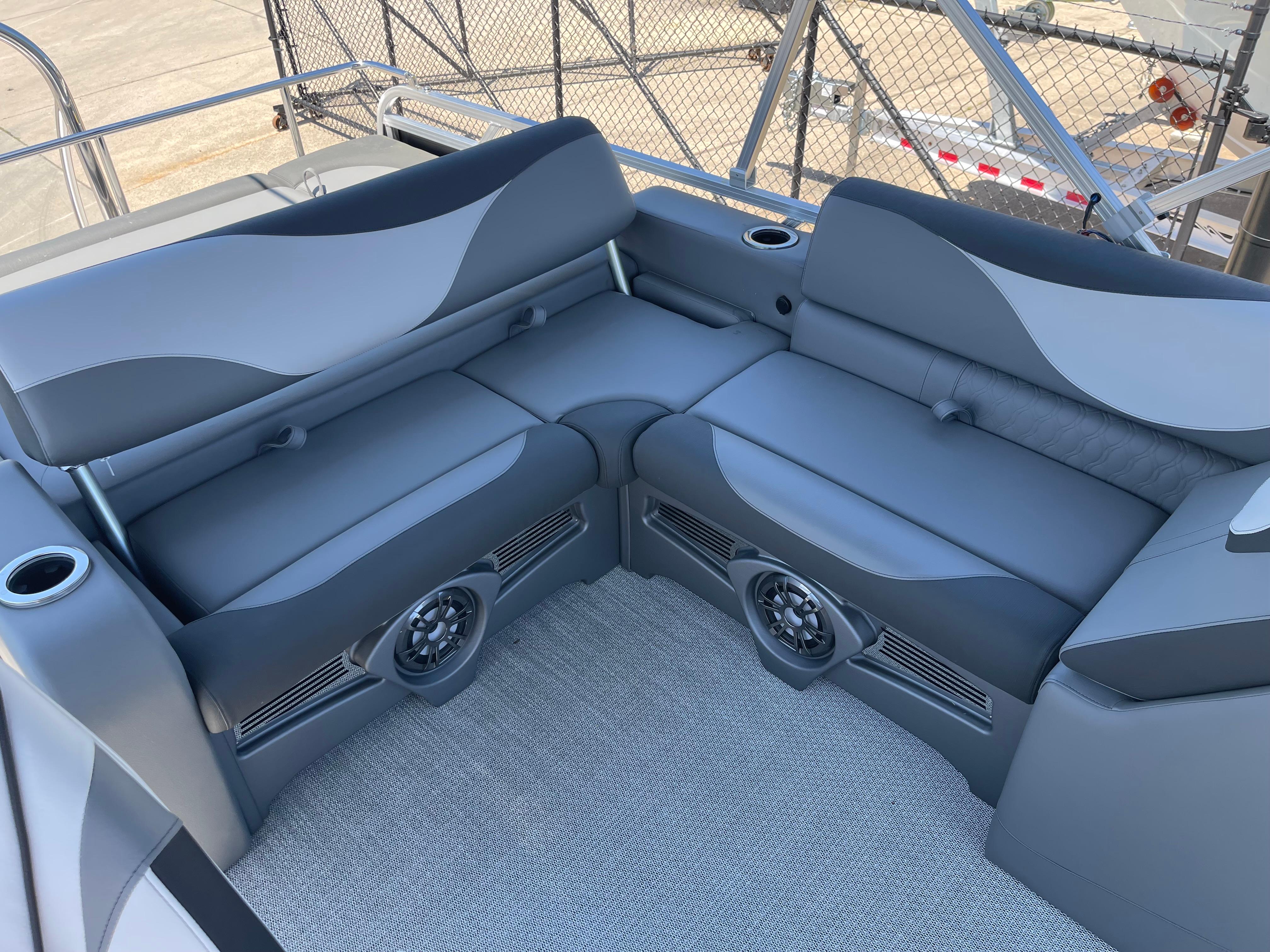 2024 Tahoe Pontoon LTZ Versatile Rear Bench