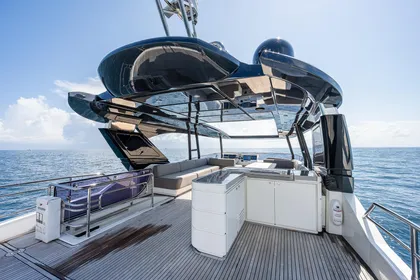 2017 Monte Carlo Yachts MCY 80 Flybridge