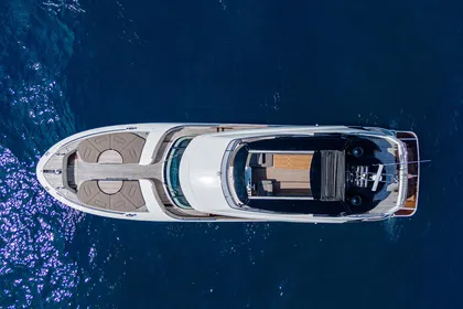 2017 Monte Carlo Yachts MCY 80 Flybridge