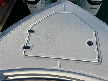 2020 Boston Whaler 330 Outrage