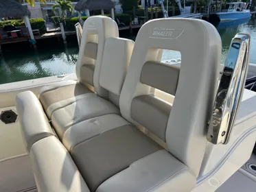 2020 Boston Whaler 330 Outrage