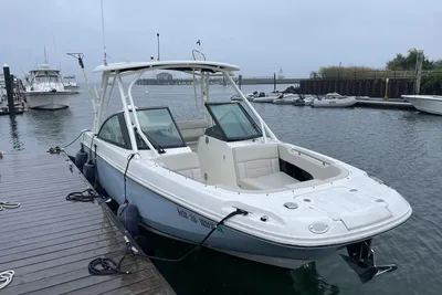 2020 Boston Whaler 230 Vantage