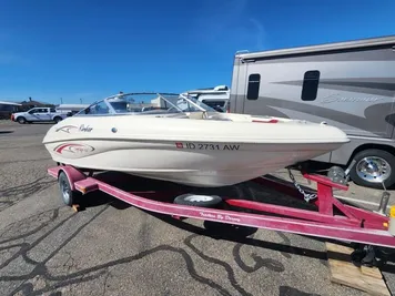 2001 Rinker 195 Captiva