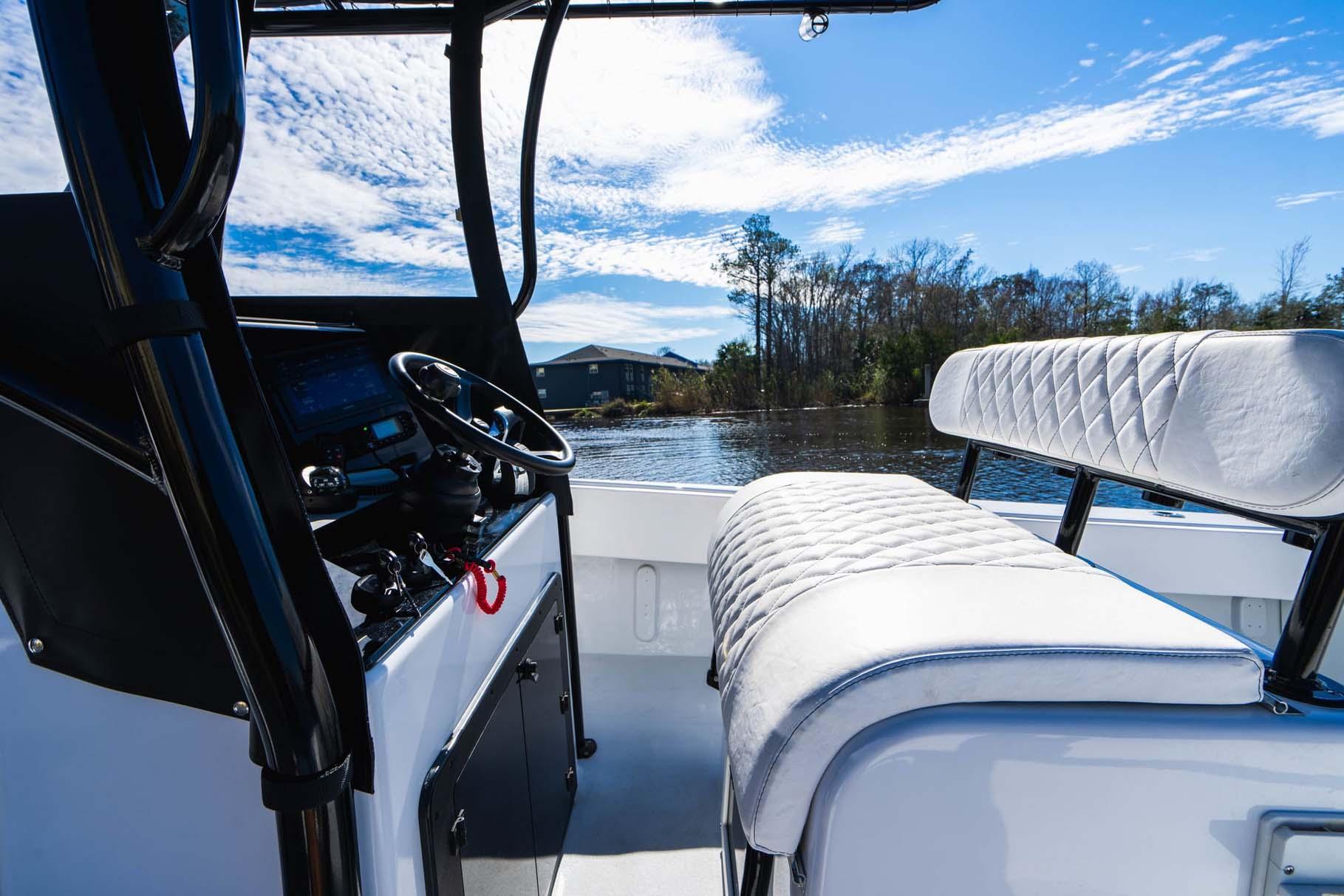 2001 Privateer 28 Center Console