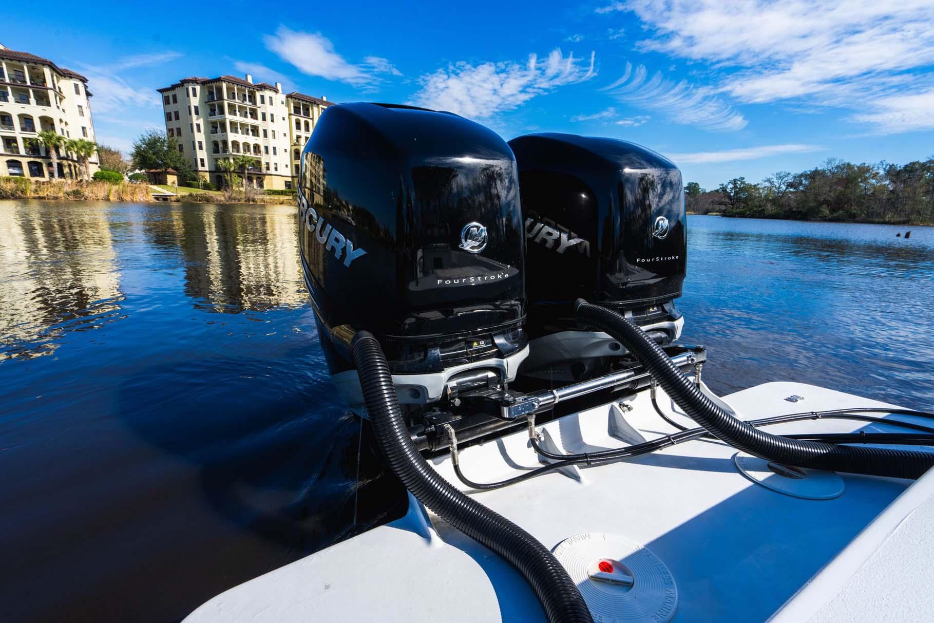 2001 Privateer 28 Center Console