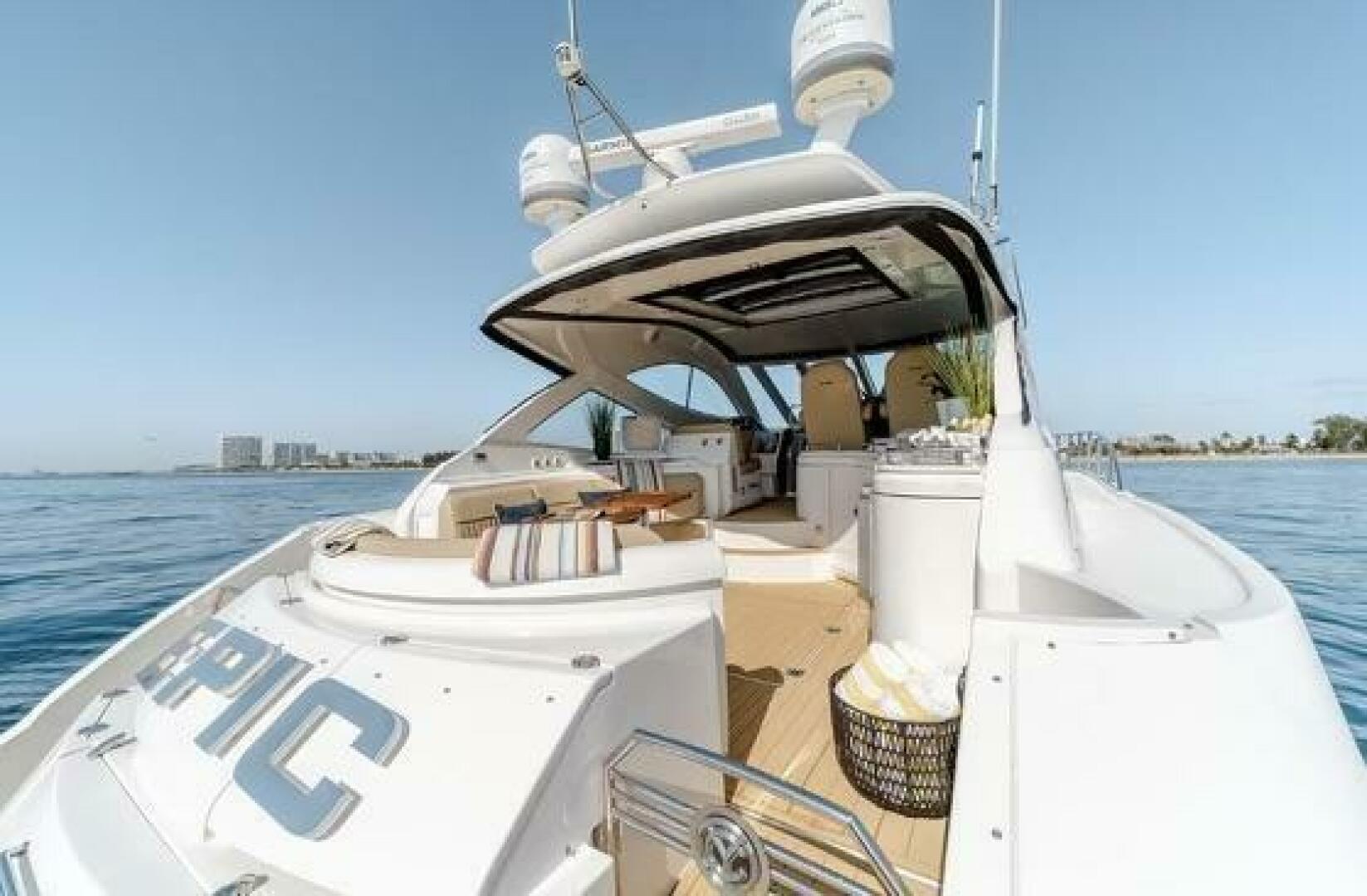 2013 Cruisers Yachts 540 Sports Coupe