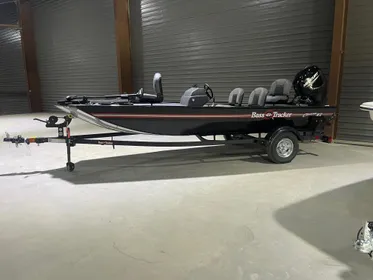 2024 Tracker Bass Tracker Classic XL