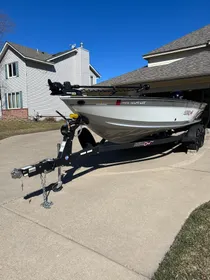 2019 Alumacraft Competitor 205 Tiller