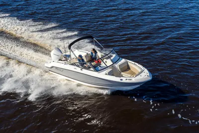 2024 Boston Whaler 210 Vantage