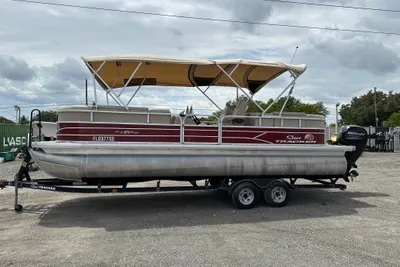 2019 Tracker Party Barge 24 DLX
