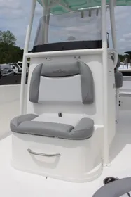 2023 NauticStar 231 Hybrid