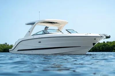 2024 Sea Ray 310 SLX Outboard