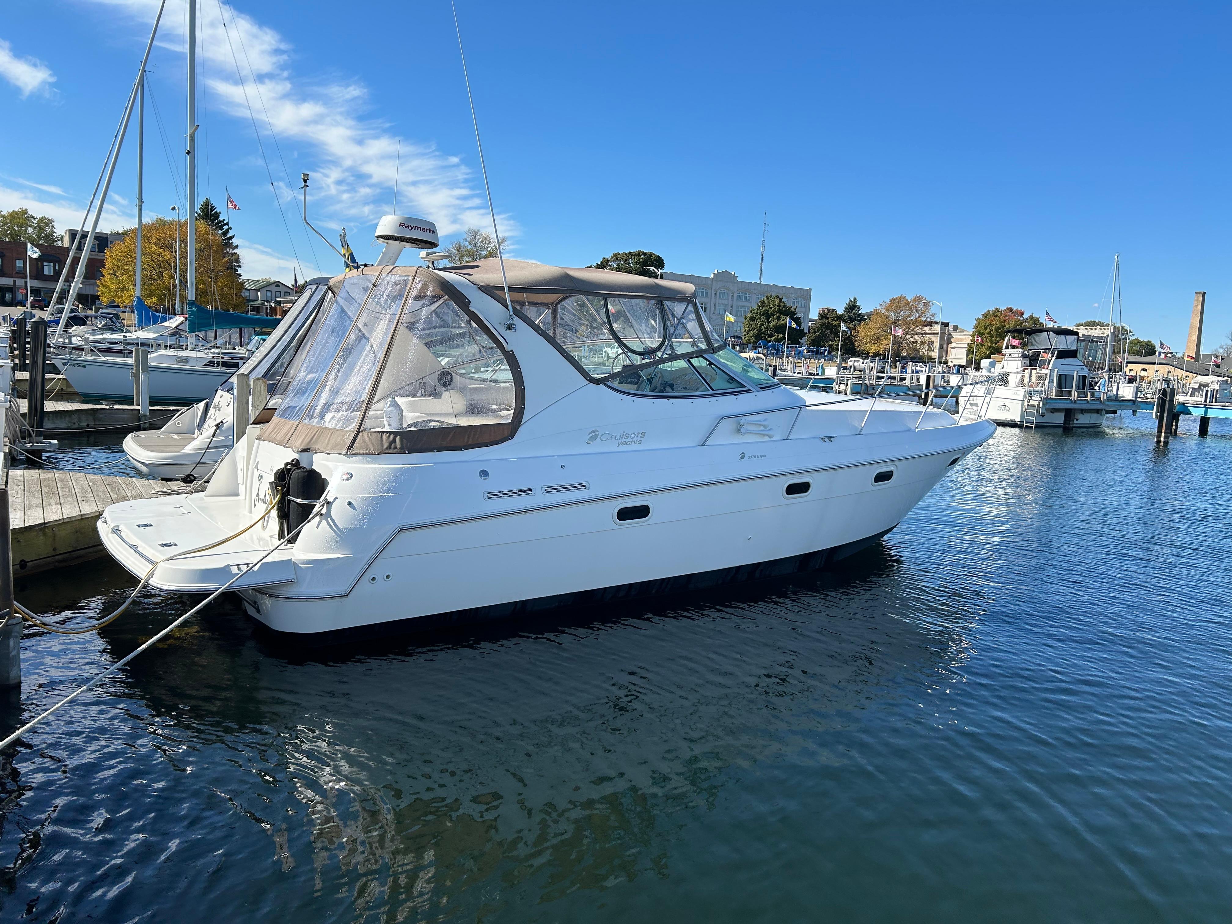 Explore Cruisers Yachts 3370 boats for sale - Boat Trader