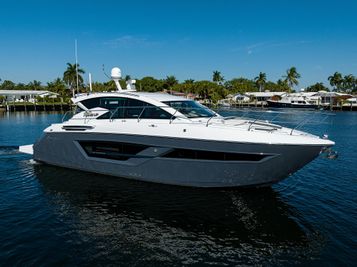2022 Cruisers Yachts 46 Cantius