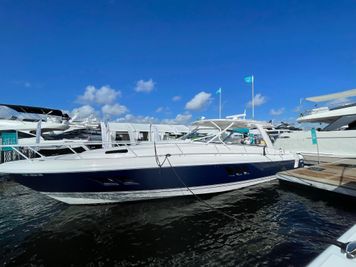 2019 Intrepid 475 Sport Yacht