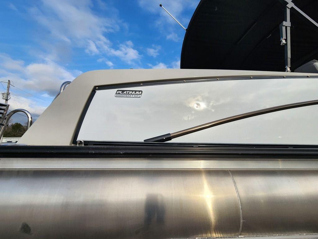2023 Avalon Catalina Versatile Rear Bench Windshield 25 FT