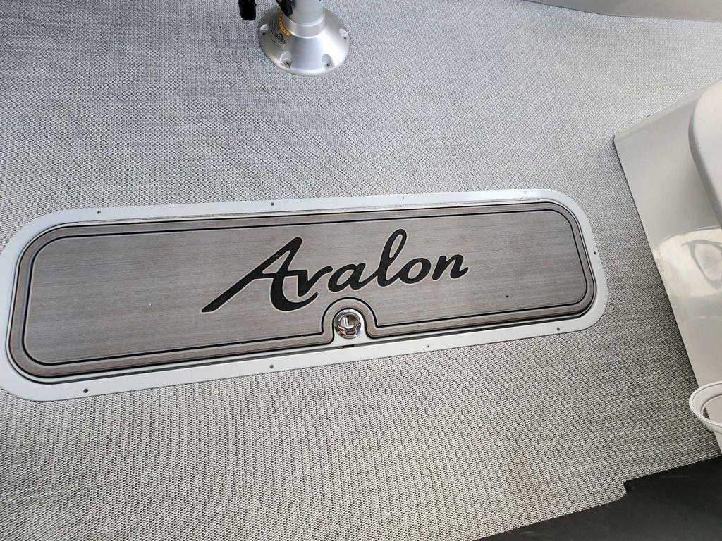 2023 Avalon Catalina Versatile Rear Bench Windshield 25 FT