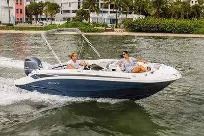 2024 Hurricane SunDeck Sport 205 OB