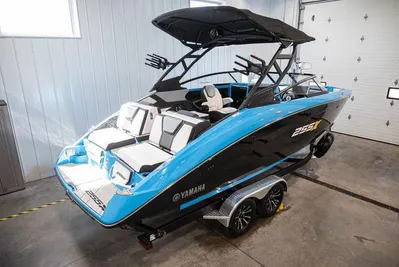 2023 Yamaha Boats 255XD