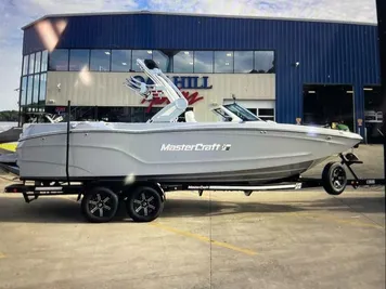 2023 MasterCraft XT24