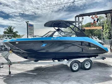 2023 Yamaha Boats 222XD