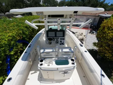 2012 Boston Whaler 250 Outrage