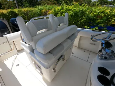 2012 Boston Whaler 250 Outrage