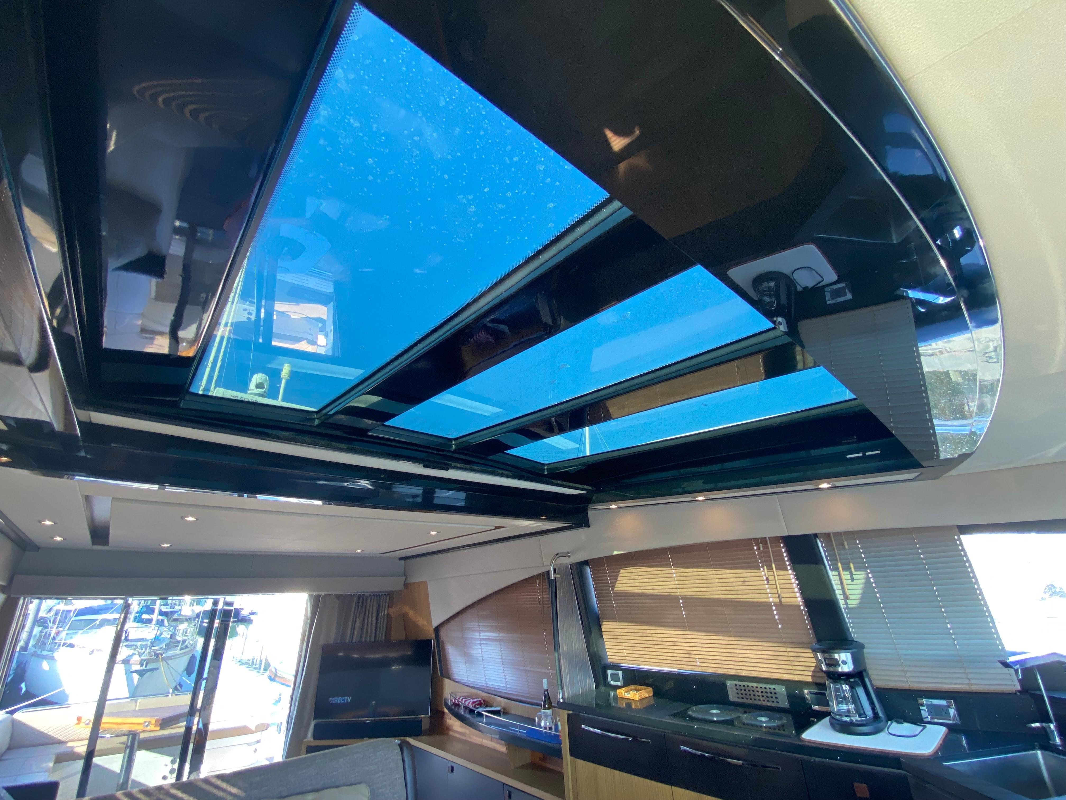 Electric retractable moonroof