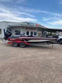 2017 White River Marine Z20