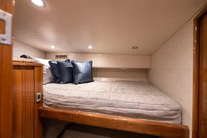 Viking 52 FAMILY TRADITION - Port Guest Stateroom Over/Under Bunks