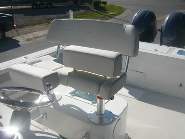 2023 Parker 2500 SE center Console