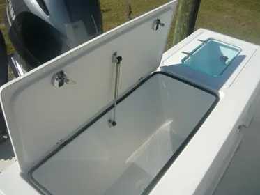 2023 Parker 2500 SE center Console