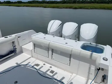 2015 Everglades 355 Center Console