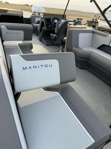2024 Manitou Cruise 22 Max Switchback V-Toon