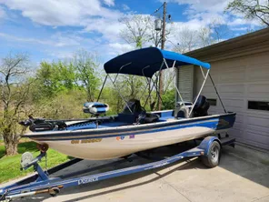 1999 Crestliner CVX182