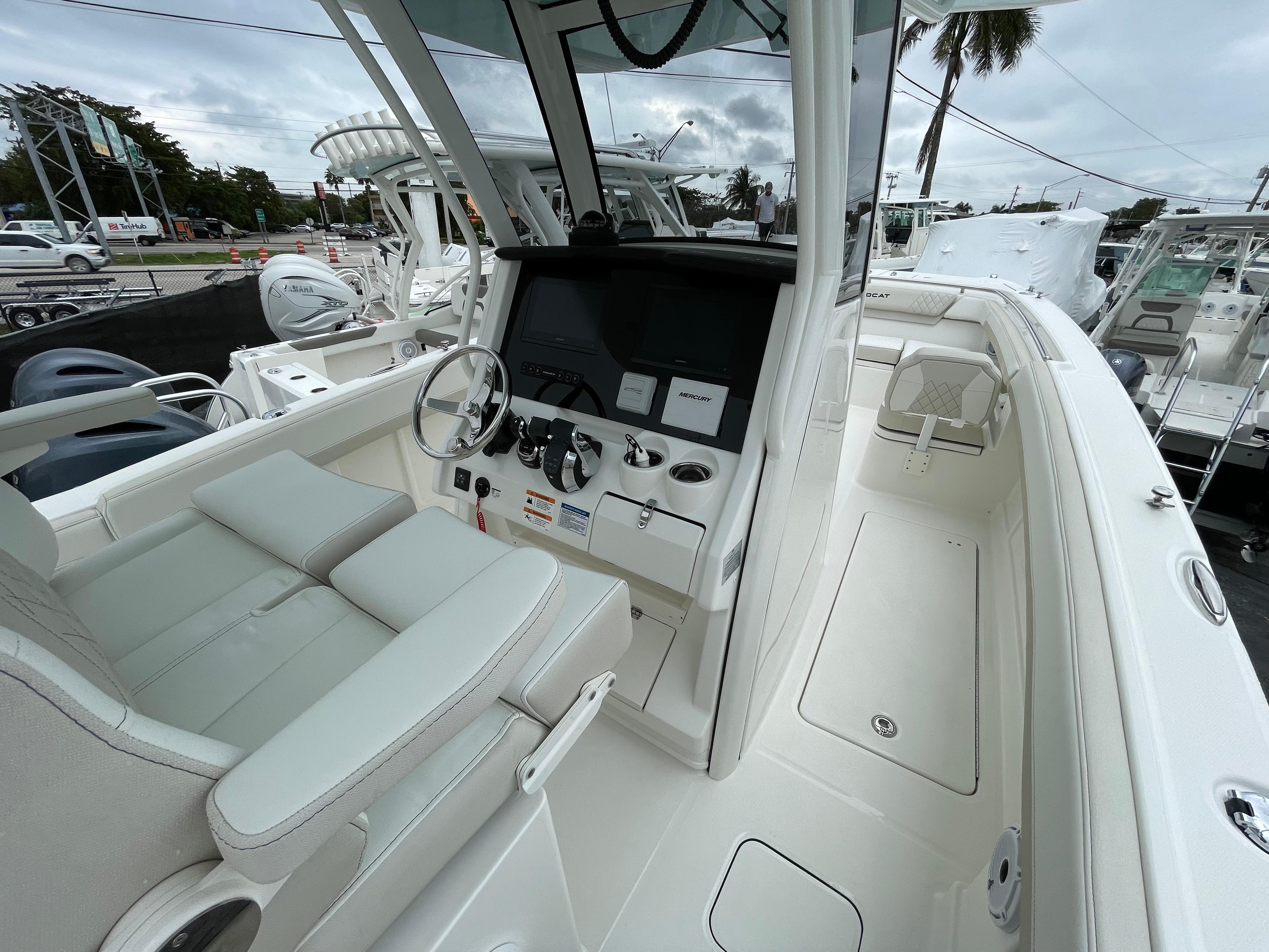 New 2024 World Cat 280 CC-X, 33312 Fort Lauderdale - Boat Trader