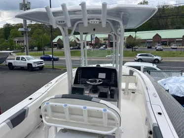 2023 Robalo R230 Center Console