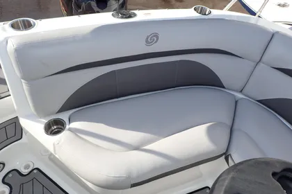 2018 Hurricane SunDeck 2400 OB