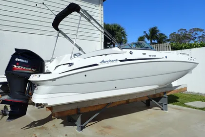 2018 Hurricane SunDeck 2400 OB