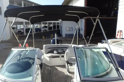 2018 Hurricane SunDeck 2400 OB