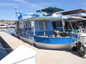 1969 River Queen Houseboat