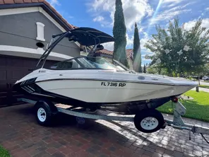 2018 Yamaha Boats AR195