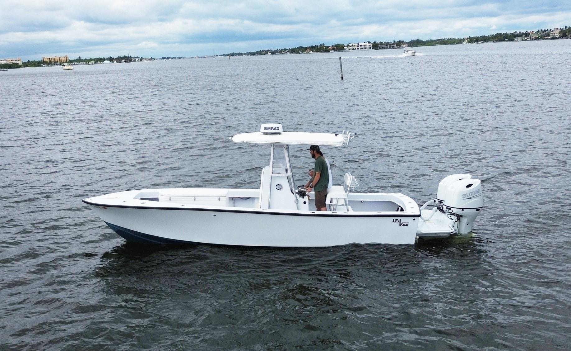 1983 SeaVee 25 Center Console - RESTORED AND REPOWERED