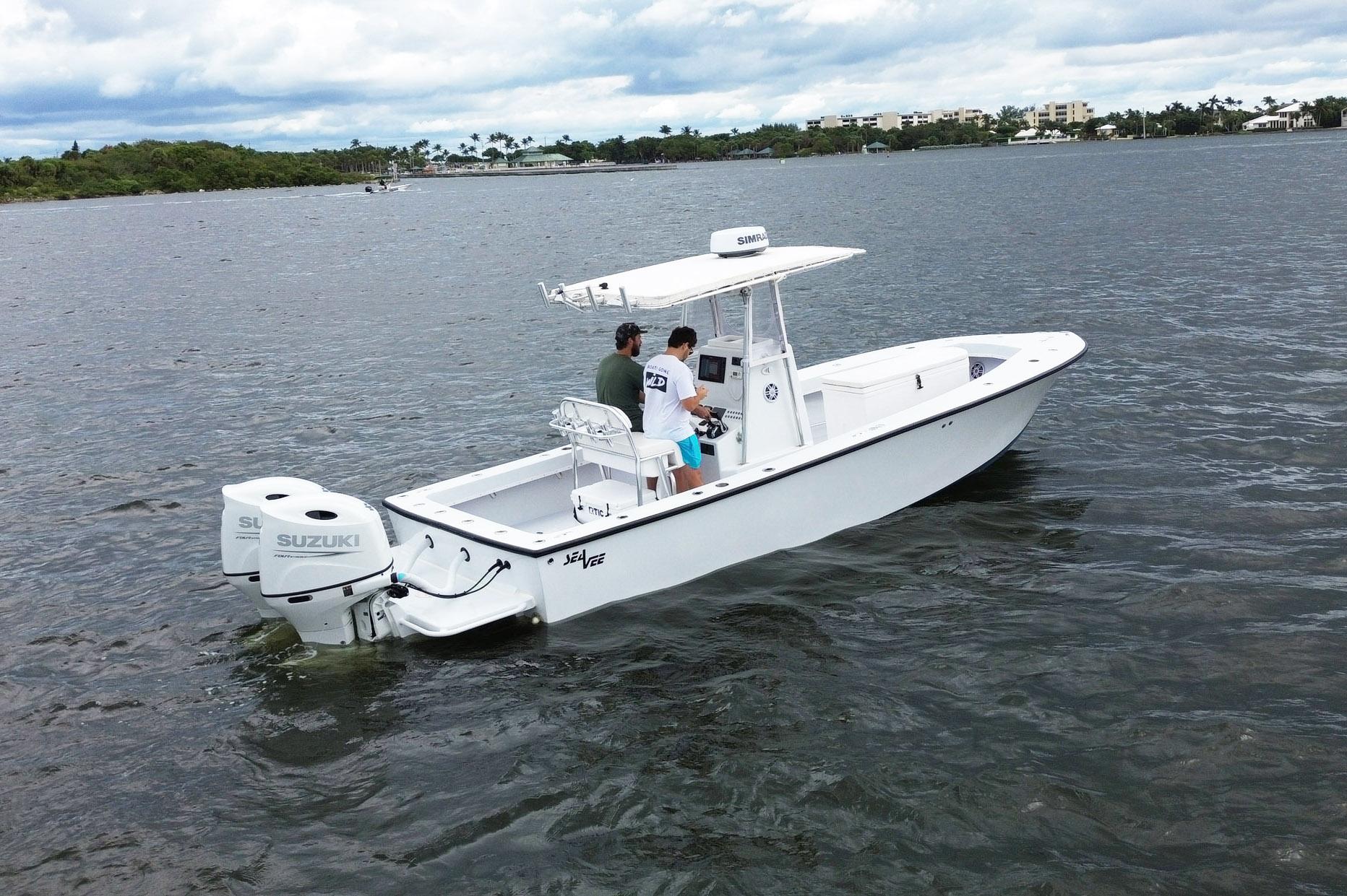 1983 SeaVee 25 Center Console - RESTORED AND REPOWERED